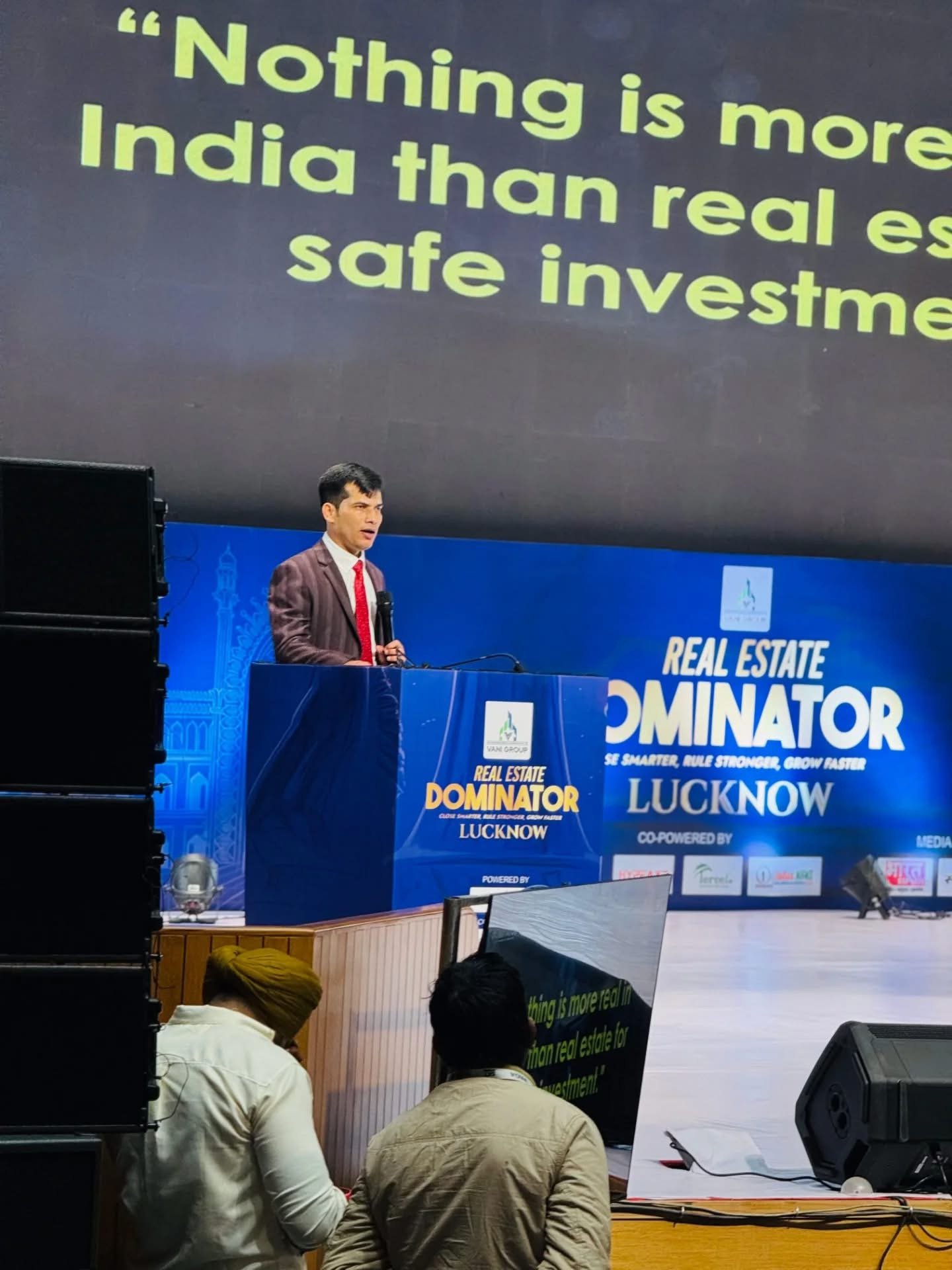 Shashish Kumar Tiwari delivering a Real Estate Dominator keynote